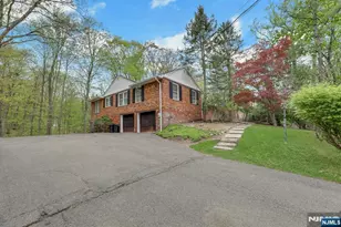1138 High Mountain Rd, Franklin Lakes, NJ 07417 - Photo 4