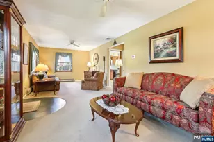 30 Lincoln Pl, Waldwick, NJ 07463 - Photo 18