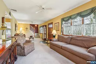 30 Lincoln Pl, Waldwick, NJ 07463 - Photo 8