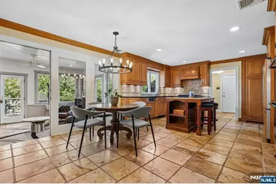 372 Lakeview Drive, Wyckoff Township, NJ 07481 - Photo 10