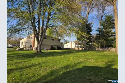 11 White Birch Avenue, Pequannock Township, NJ 07444 - Photo 2