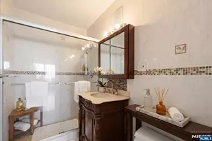 2000 Linwood Ave 14Y, Fort Lee, NJ 07024 - Photo 14