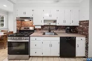394 Burlington Rd, Paramus, NJ 07652 - Photo 10