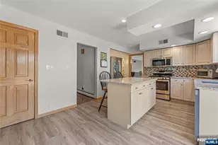 72 Pilgrim Dr, Clifton, NJ 07013 - Photo 12