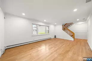 31 Hooks Ln, Edgewater, NJ 07020 - Photo 6
