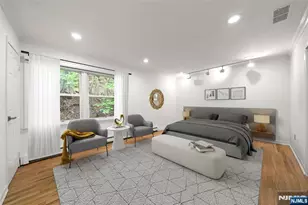 31 Hooks Ln, Edgewater, NJ 07020 - Photo 14
