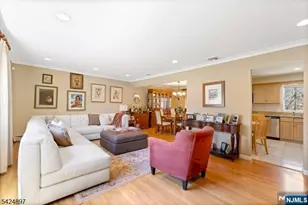 15 Stuckler Ln, Wayne, NJ 07470 - Photo 8