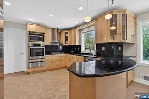 36 Thackeray Dr, Millburn, NJ 07078 - Photo 8