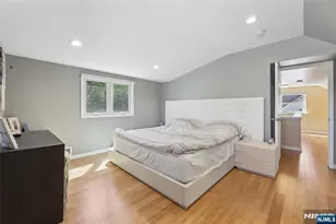 1005 Carnation Dr, New Milford, NJ 07646 - Photo 32