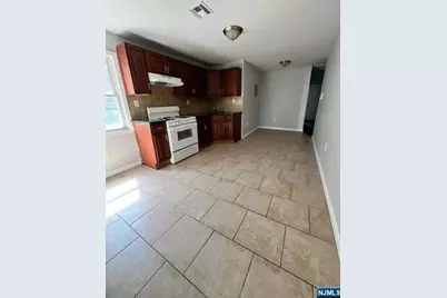 132 Mapes Avenue, Newark, NJ 07112 - Photo 32