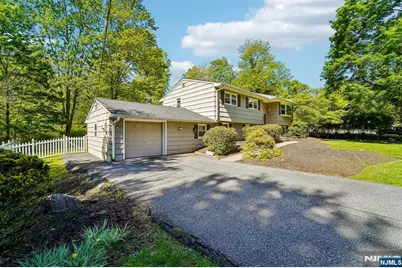 44 Brookwood Drive, Mahwah, NJ 07430 - Photo 6