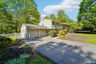 44 Brookwood Dr, Mahwah, NJ 07430 - Photo 6