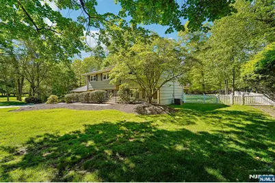 44 Brookwood Drive, Mahwah, NJ 07430 - Photo 4