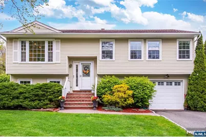 900 Sioux Avenue, Parsippany, NJ 07034 - Photo 2