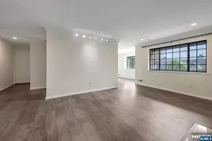 107 Mark Twain Way, Mahwah, NJ 07430 - Photo 6