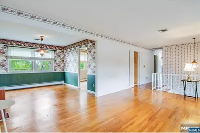 8 Wedgewood Drive, Wayne, NJ 07470 - Photo 2