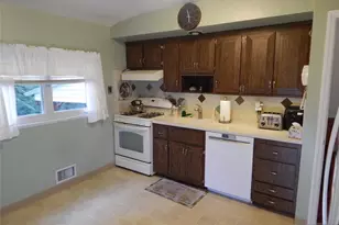 10 Lewis Rd, Montvale, NJ 07645 - Photo 6