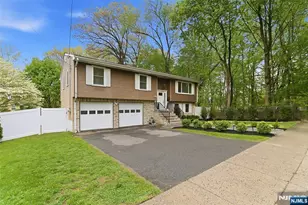1067 Stasia St, Teaneck Township, NJ 07666 - Photo 2