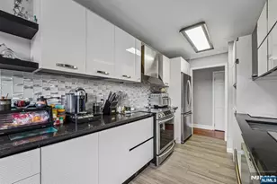 200 Winston L09, Cliffside Park, NJ 07010 - Photo 28