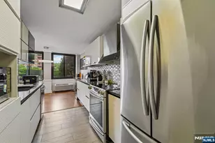 200 Winston L09, Cliffside Park, NJ 07010 - Photo 26