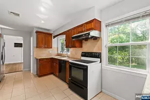 557 Monroe Ct, River Edge, NJ 07661 - Photo 14