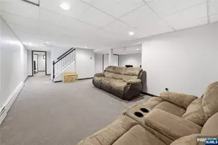 19 Blueberry Ct, Mahwah, NJ 07430 - Photo 32