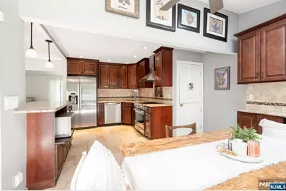19 Highview Terrace, Cedar Grove, NJ 07009 - Photo 8