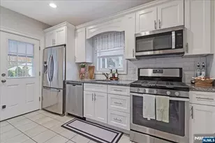 50 Lewis Pl, Totowa, NJ 07512 - Photo 8