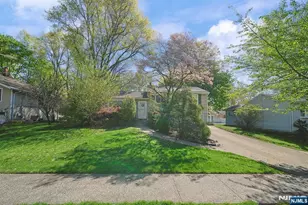 181 Crescent St, Closter, NJ 07624 - Photo 2
