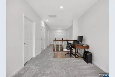 8 Veterans Drive, Wood Ridge, NJ 07075 - Photo 24