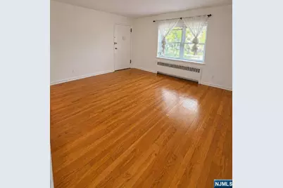 241 Johnson Avenue M2 #M2, Hackensack, NJ 07601 - Photo 6