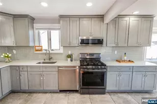 40 Winslow Terrace, Fair Lawn, NJ 07410 - Photo 6