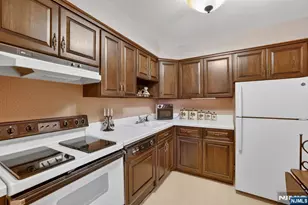 15 Cottage Street 11A, Midland Park, NJ 07432 - Photo 12