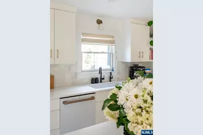 583 Highland Avenue, Montclair, NJ 07043 - Photo 24