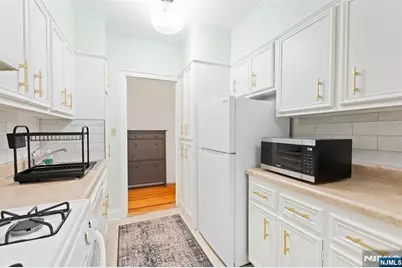 100 E Palisade Avenue B22 #B22, Englewood, NJ 07631 - Photo 4