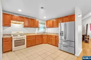 24 12th Ave, Paterson, NJ 07501 - Photo 16