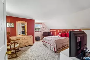 203 Lawrence Dr, Paramus, NJ 07652 - Photo 20