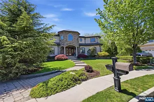 305 Blauvelt Ct, Paramus, NJ 07652 - Photo 2
