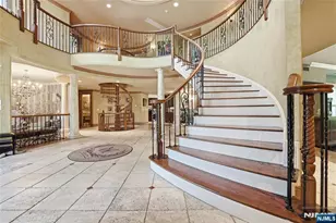 305 Blauvelt Ct, Paramus, NJ 07652 - Photo 6