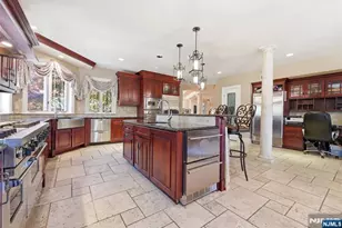 305 Blauvelt Ct, Paramus, NJ 07652 - Photo 18
