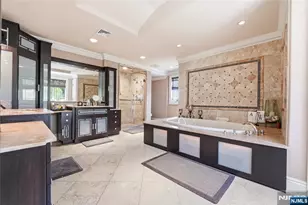 305 Blauvelt Ct, Paramus, NJ 07652 - Photo 34