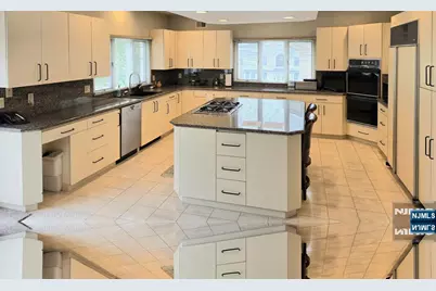 307 Center Street, Englewood Cliffs, NJ 07632 - Photo 18