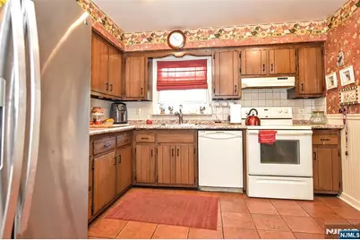 9 Thoma Avenue, Maywood, NJ 07607 - Photo 10