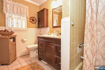 9 Thoma Avenue, Maywood, NJ 07607 - Photo 14