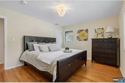 267 Pershing Avenue, Ridgewood, NJ 07450 - Photo 24
