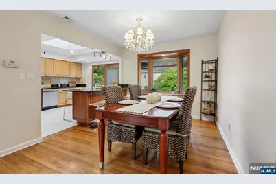 267 Pershing Avenue, Ridgewood, NJ 07450 - Photo 10