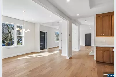 229 Sutton Place, New Milford, NJ 07646 - Photo 10