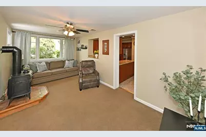 409 Walnut Street, Washington Township, NJ 07676 - Photo 10