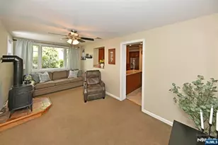 409 Walnut St, Washington Township, NJ 07676 - Photo 10