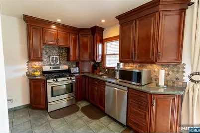 93 Brighton Road, Clifton, NJ 07012 - Photo 10